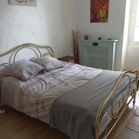 Ancienne Boulangerie Bed and Breakfast Saint-Sauveur-en-Puisaye Habitación foto